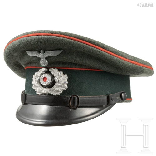 A visor hat for EM/NCOs of the artillery