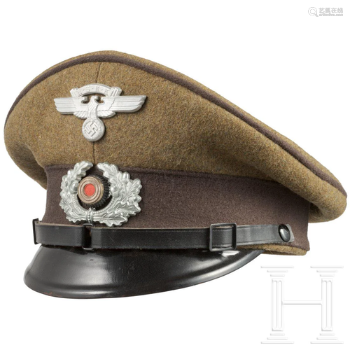 A visor hat for EM/NCOs of the NSKK-Transportkorps