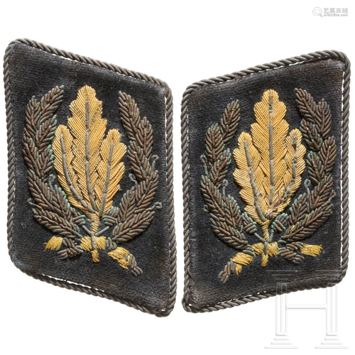 Artur Axmann â€“ a pair of collar patches as