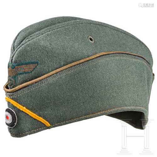 A garrison cap for officers of the coastal artillery