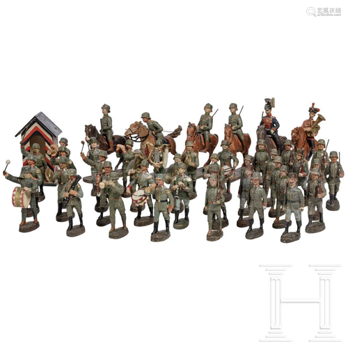 55 Hausser/Elastolin soldiers in size 9 cm and a Karl