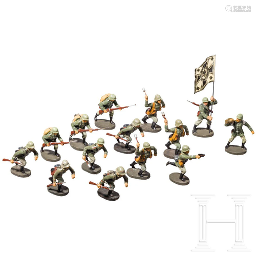 14 Elastolin German army soldiers, assaulting