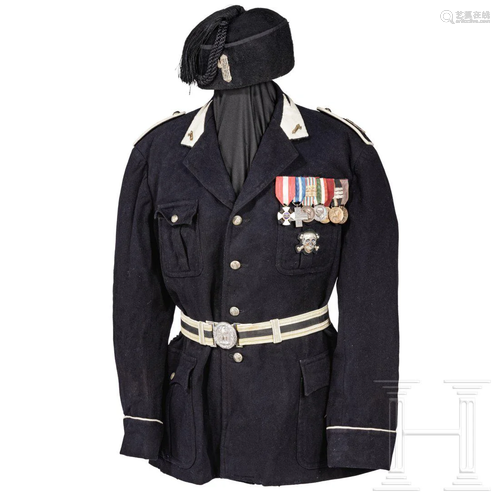 A uniform for an Alfiere Federale Fiorentino, before