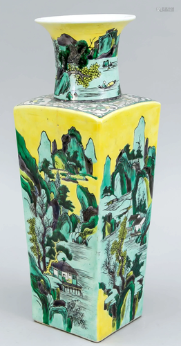 Square Famille Verte vase, Chi