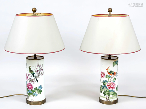 Pair of lamps with famille-ros