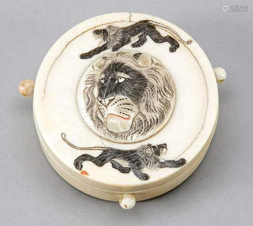 Lidded box, China/Japan?, earl