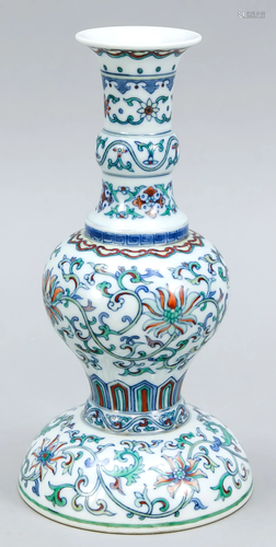 Doucai ''holy water'' vase, Ch