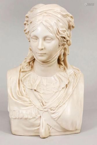 Large bust of Queen Luise of P