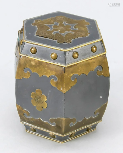 Hexagonal lidded box, China (H