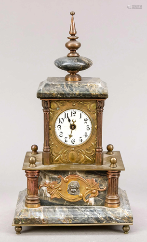 Small table clock with musical