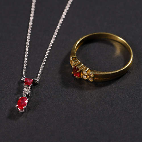 近代 18k金红宝石（无烧）项链，18k金红宝石戒指一套