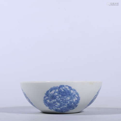 Qing Dynasty Yongzheng blue and white group pattern cup