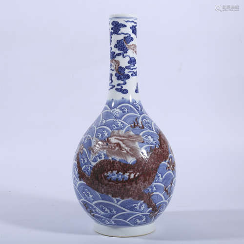 Qing Dynasty Qianlong blue and white glazed gall bottle with...