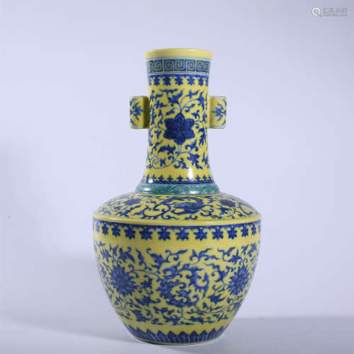 Qing Dynasty Qianlong yellow bottom blue and white double ea...
