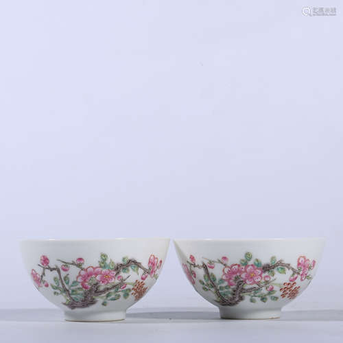 A pair of painted flower bowls in Yongzheng of Qing Dynasty