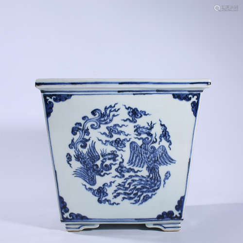 Blue and white phoenix flowerpot of Ming Dynasty