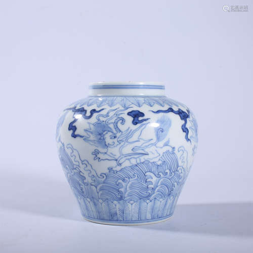 Blue and white cans of Chenghua in Ming Dynasty