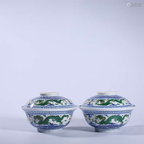 A pair of pastel dragon shaped bowls in Jiaqing of Qing Dyna...