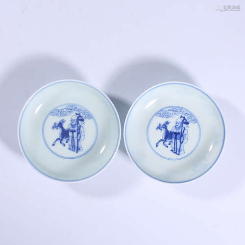 A pair of small blue and white plates in Qianlong of Qing Dy...