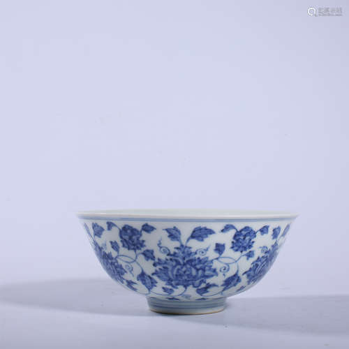 Chenghua blue and white lotus bowl in Ming Dynasty