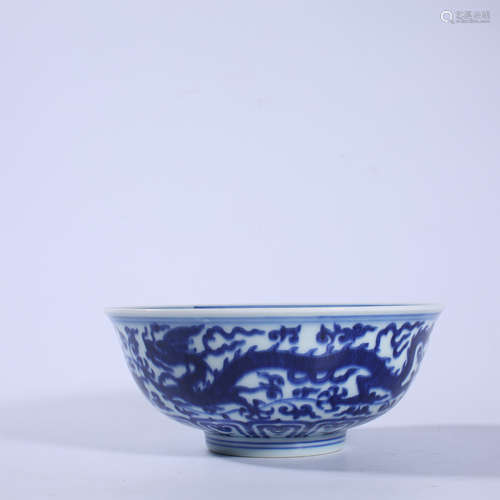 Wanli blue and white dragon bowl in Ming Dynasty