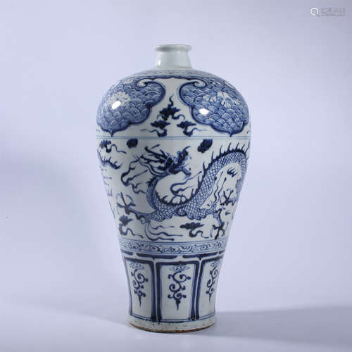 Blue and white plum vase with dragon pattern in Yuan Dynasty