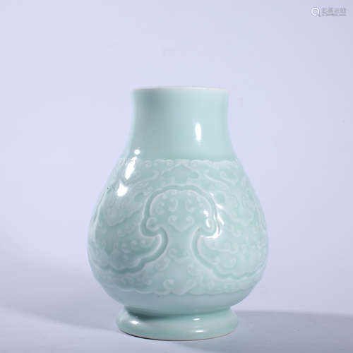 Qing Dynasty Qianlong green glazed pot