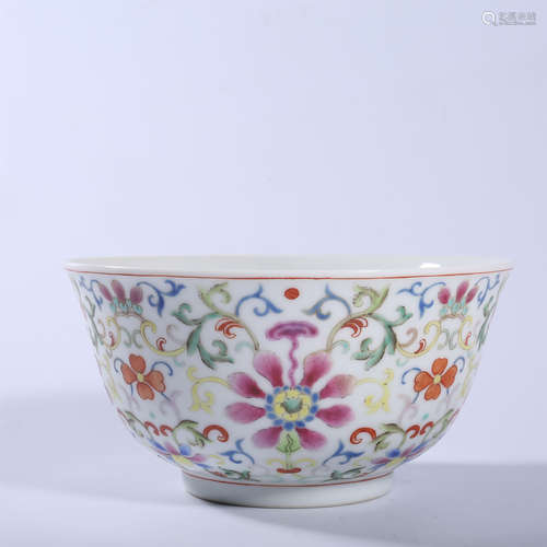 Qianlong powder colored lotus bowl in Qing Dynasty