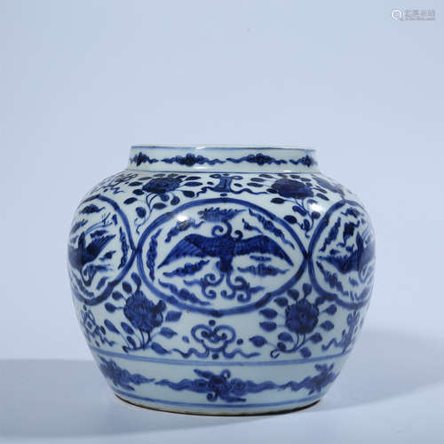 Jiajing blue and white pot in Ming Dynasty