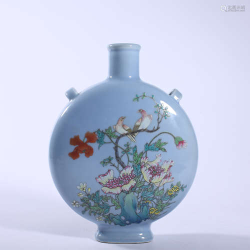 Qing Dynasty Qianlong pastel vase with flower and bird patte...