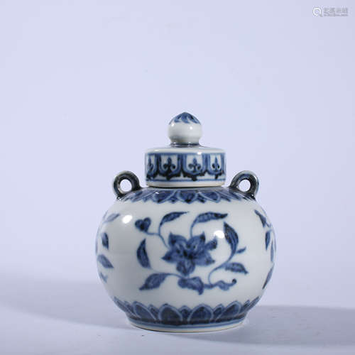 Blue and white flower covered pot in Ming Dynasty