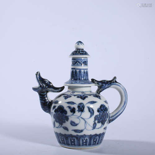 Xuande blue and white flower teapot in Ming Dynasty