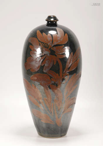 A RUSSET-SPLASHED BLACK GLAZED PLUM VASE