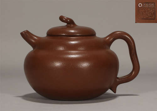 A QING DYNASTY PURPLE CLAY OR ZHISHA TEAPOT