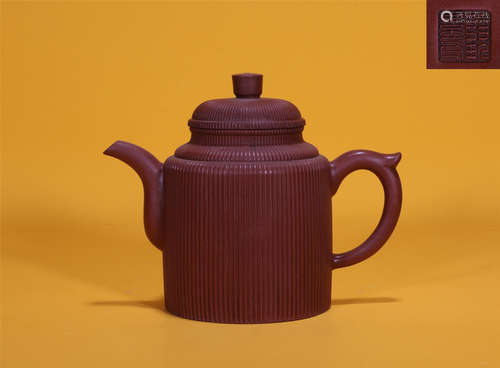 A PURPLE CLAY ZISHA TEA POT