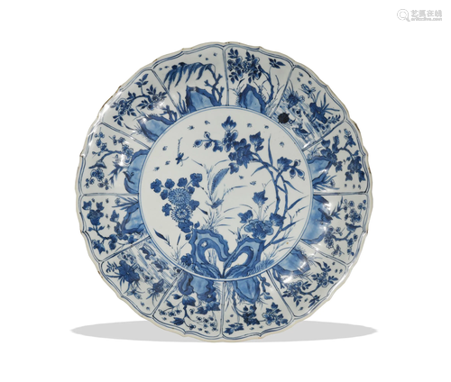 Chinese Blue and White Export Charger, 17-18th Century