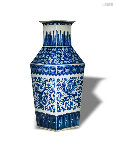 Chinese Blue and White Square Vase, Early 19th Century