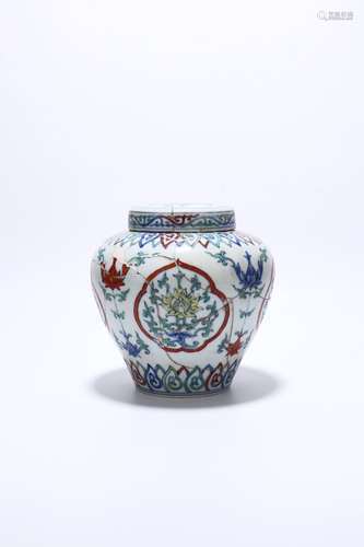 chinese doucai porcelain jar with lid