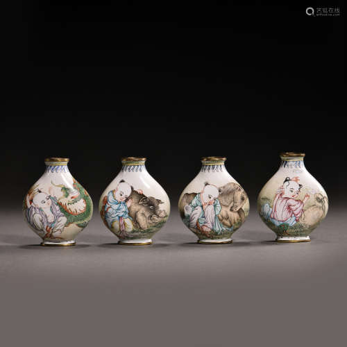 A SET OF CHINESE PAINTED ENAMEL SNUFF BOTTLES, QING DYNASTY