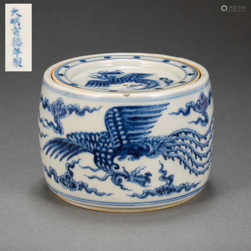 CHINESE BLUE AND WHITE CRICKET POT, MING DYNASTY