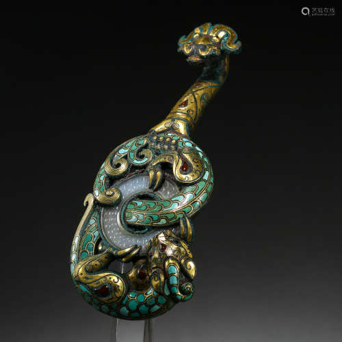 BELT HOOK INALID WITH GOLD AND SILVER INLAID HETIAN JADES, W...