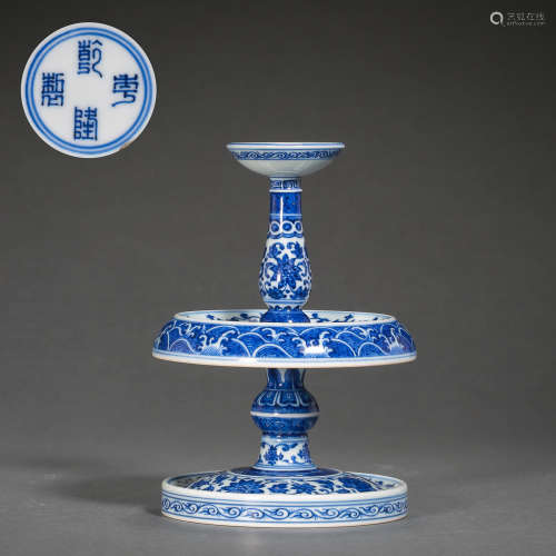 CHINESE QING DYNASTY BLUE AND WHITE CANDLESTICK