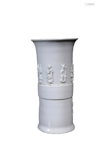 BLANC DE CHINE VASE