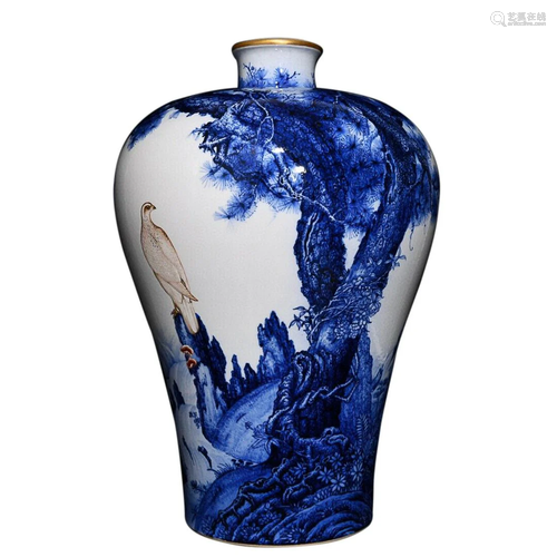 BLUE & WHITE 'EAGLE' MEIPING VASE