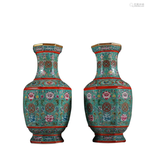 PAIR OF TURQUOISE GLAZED AND FAMILLE ROSE 'FLORAL'