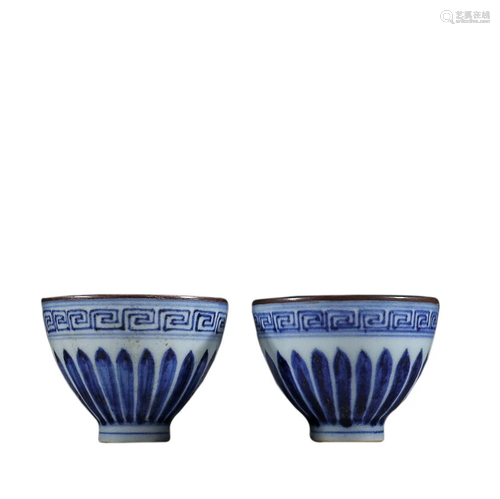 PAIR OF BLUE & WHITE 'LOTUS' CUPS