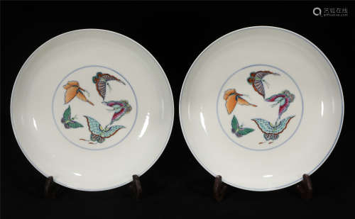 A pair of butterfly pattern plates in Yongzheng in Qing Dyna...