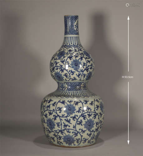 Ming Dynasty Wanli blue and white twig lotus cucurbit bottle