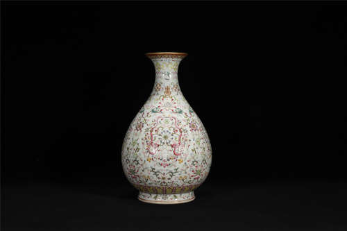 Qing Dynasty Qianlong pink flowers jade pot spring bottle