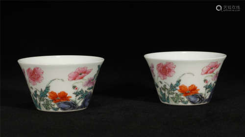 A pair of Yongzheng pink flower cups in Qing Dynasty